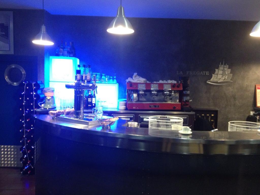 Hotel Restaurant La Fregate La Seyne-sur-Mer Bagian luar foto