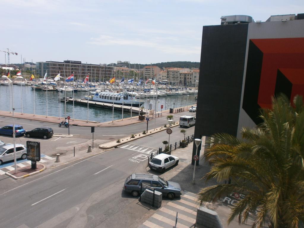 Hotel Restaurant La Fregate La Seyne-sur-Mer Ruang foto