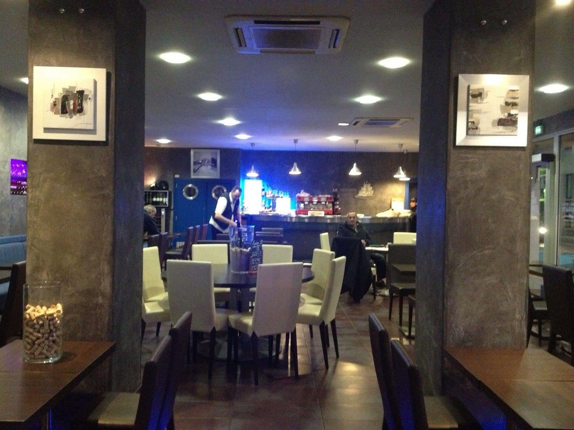 Hotel Restaurant La Fregate La Seyne-sur-Mer Bagian luar foto